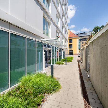 Elegant Apartment With Balcony By The Oder River In Wroclaw By Renters Prestige 외부 사진