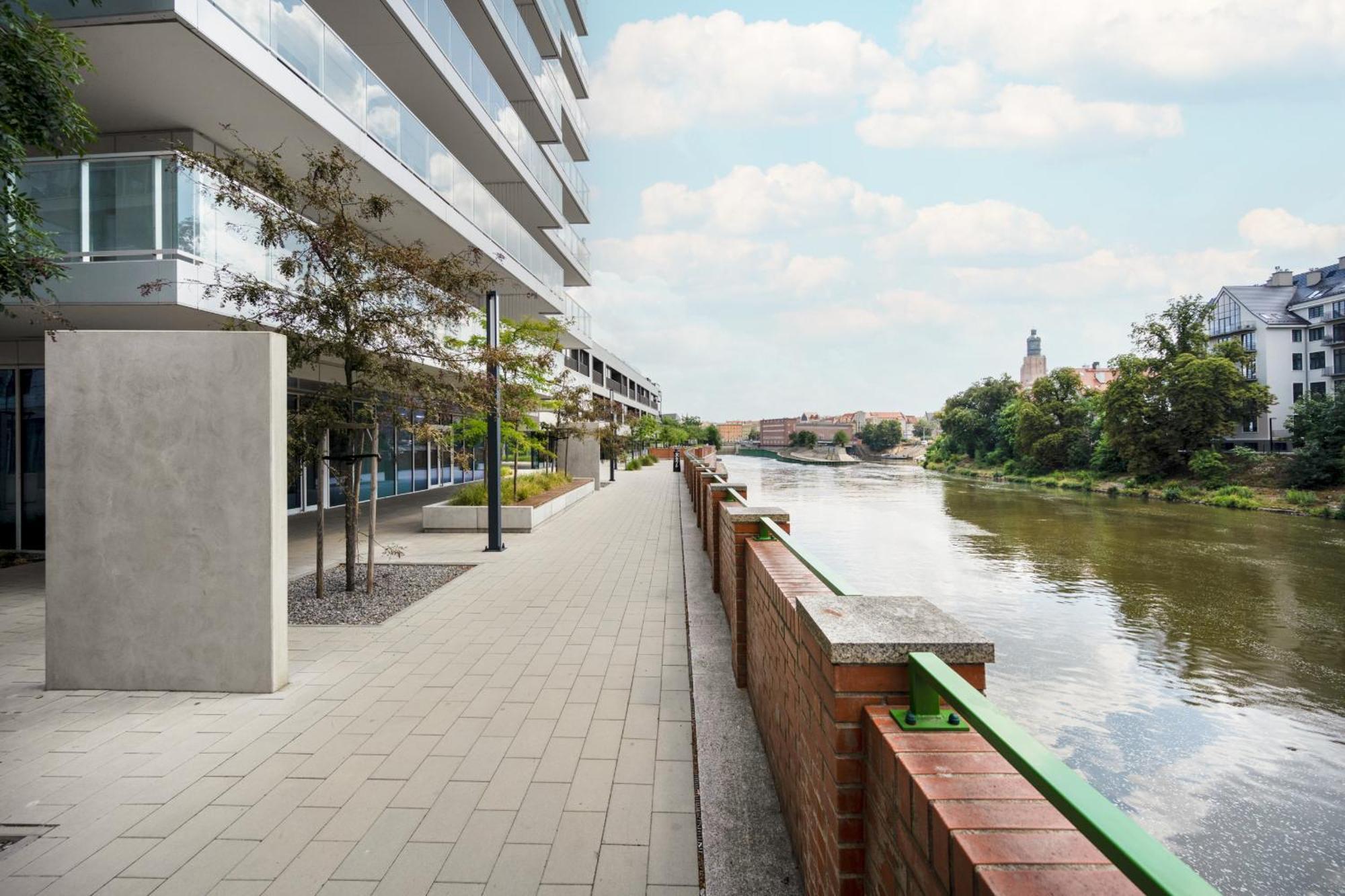 Elegant Apartment With Balcony By The Oder River In Wroclaw By Renters Prestige 외부 사진